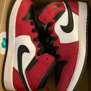 Jordan 1 (MID) black/ gym red. Boys Size 2